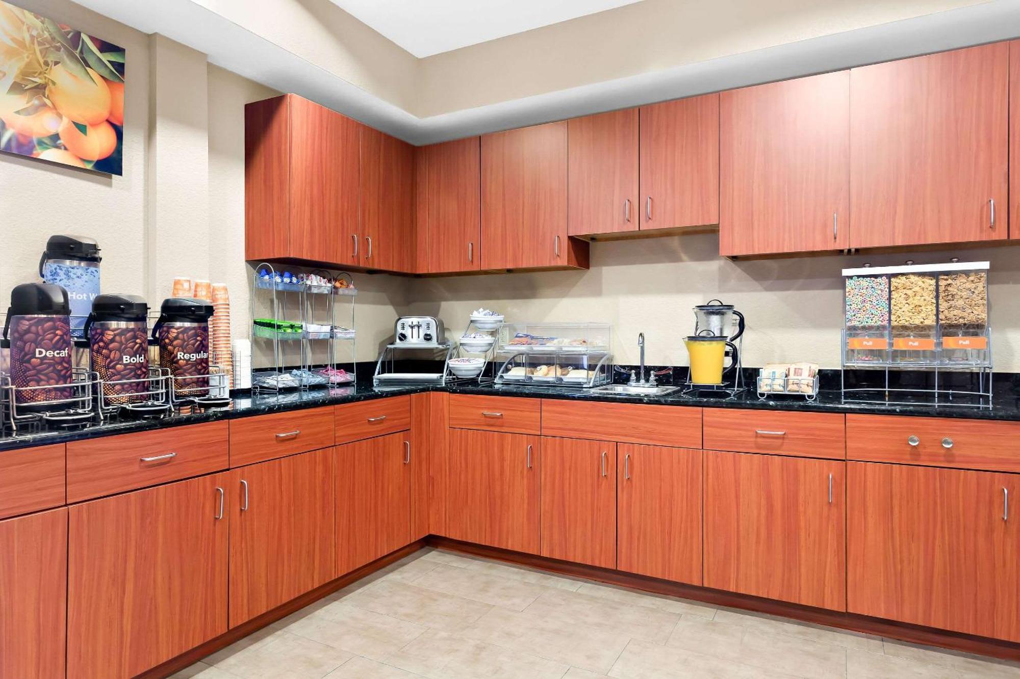 Comfort Suites Tampa Airport North Bagian luar foto