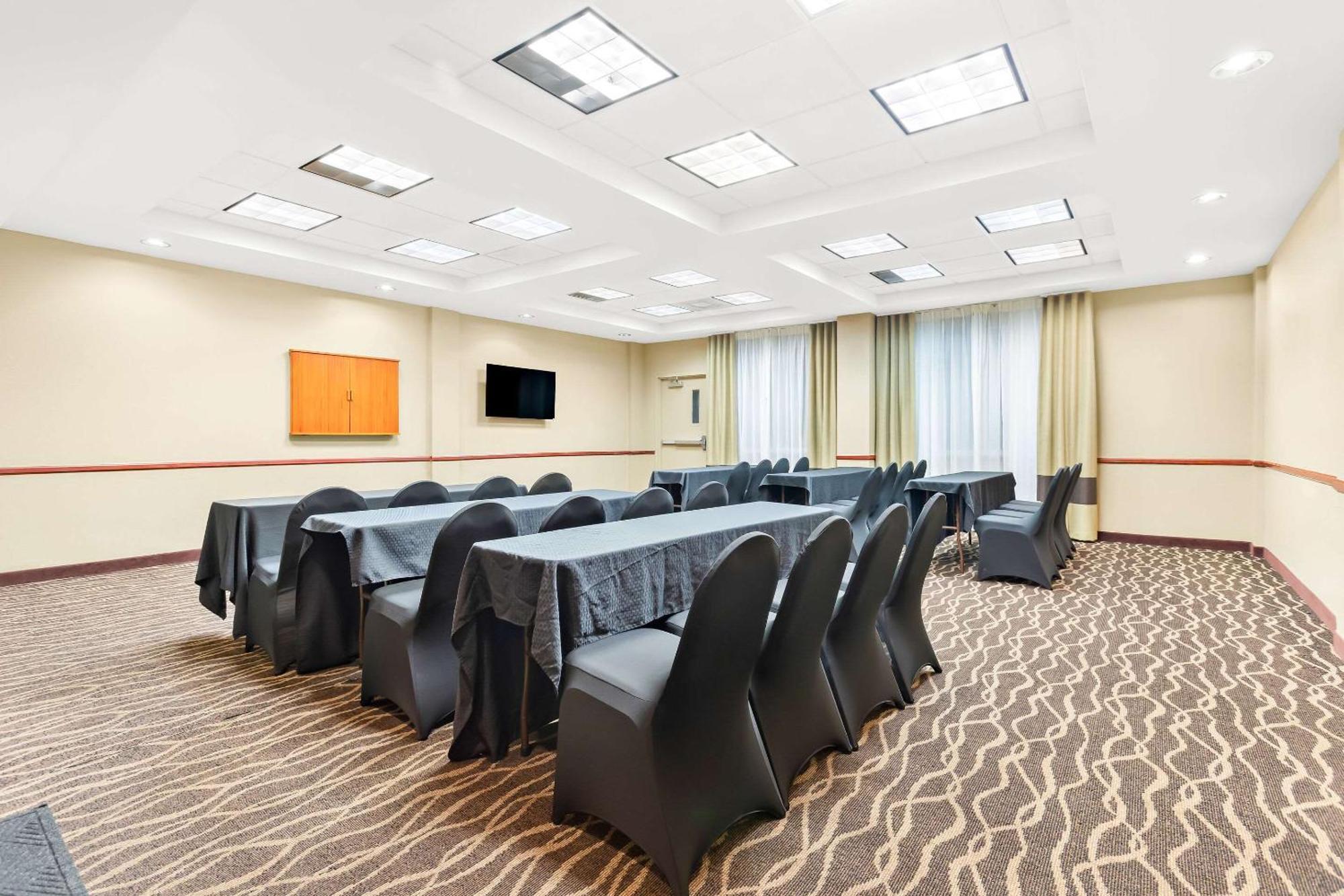 Comfort Suites Tampa Airport North Bagian luar foto