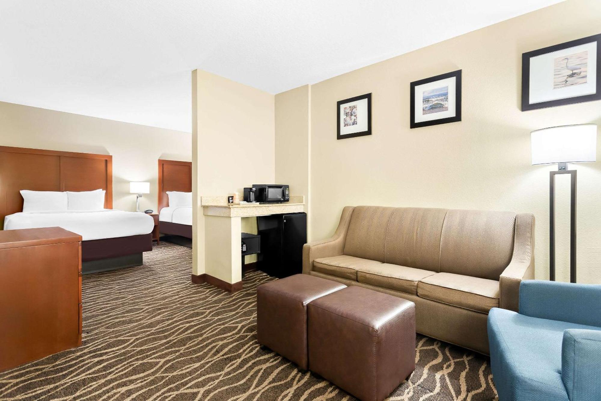 Comfort Suites Tampa Airport North Bagian luar foto