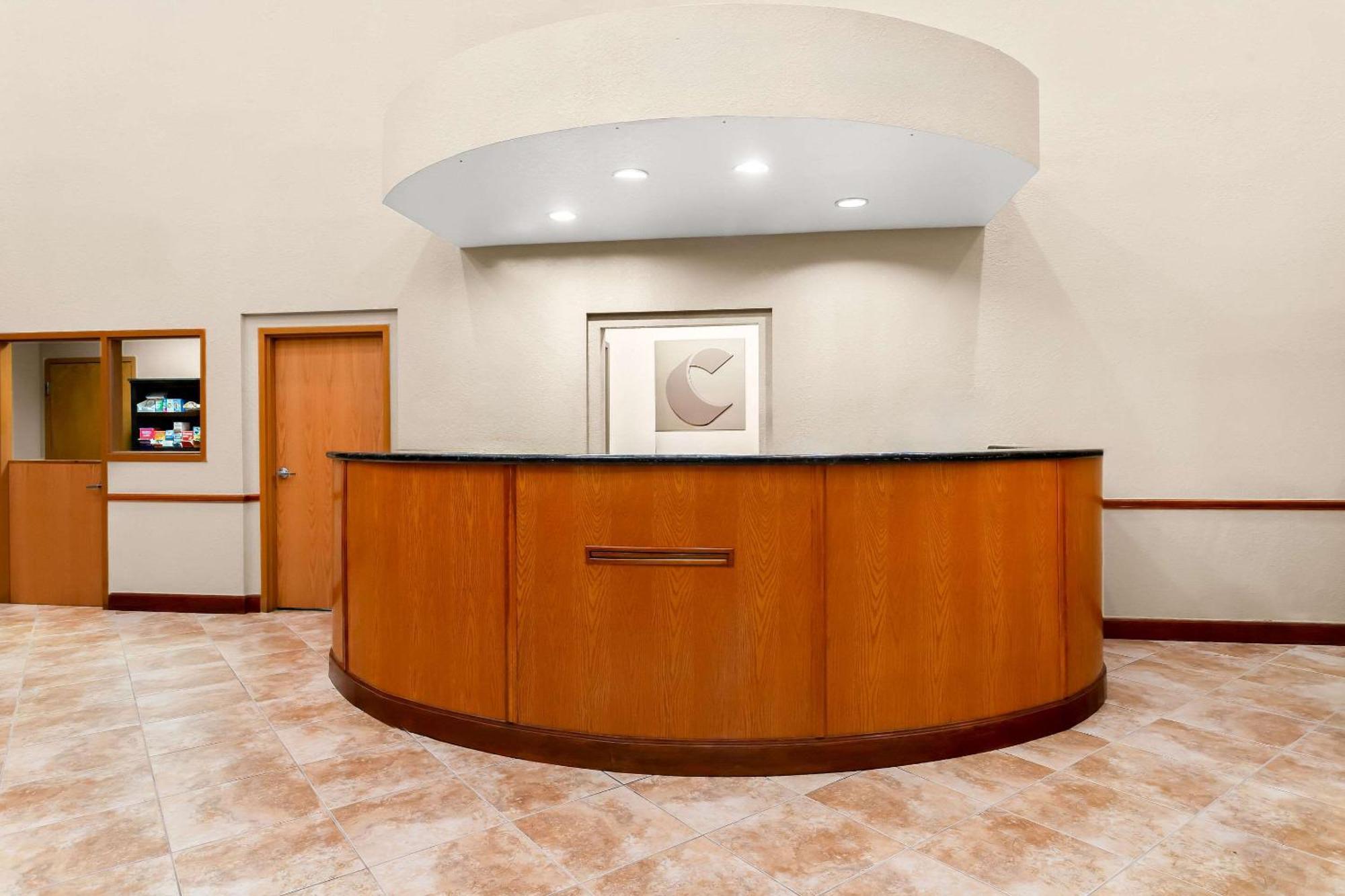 Comfort Suites Tampa Airport North Bagian luar foto